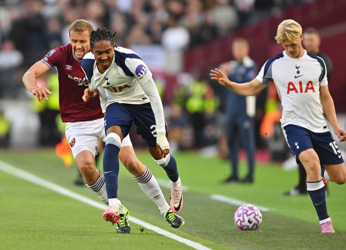 富保罗播客引发湖人内乱 詹姆斯在借他逼走里夫斯？