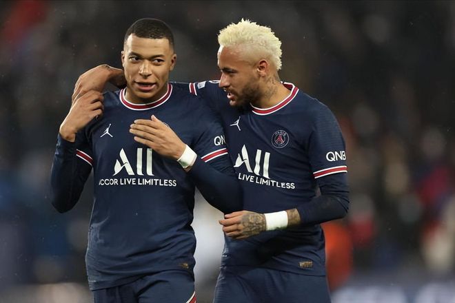 [图]莱昂纳多传射建功 上海海港战胜深圳新鹏城