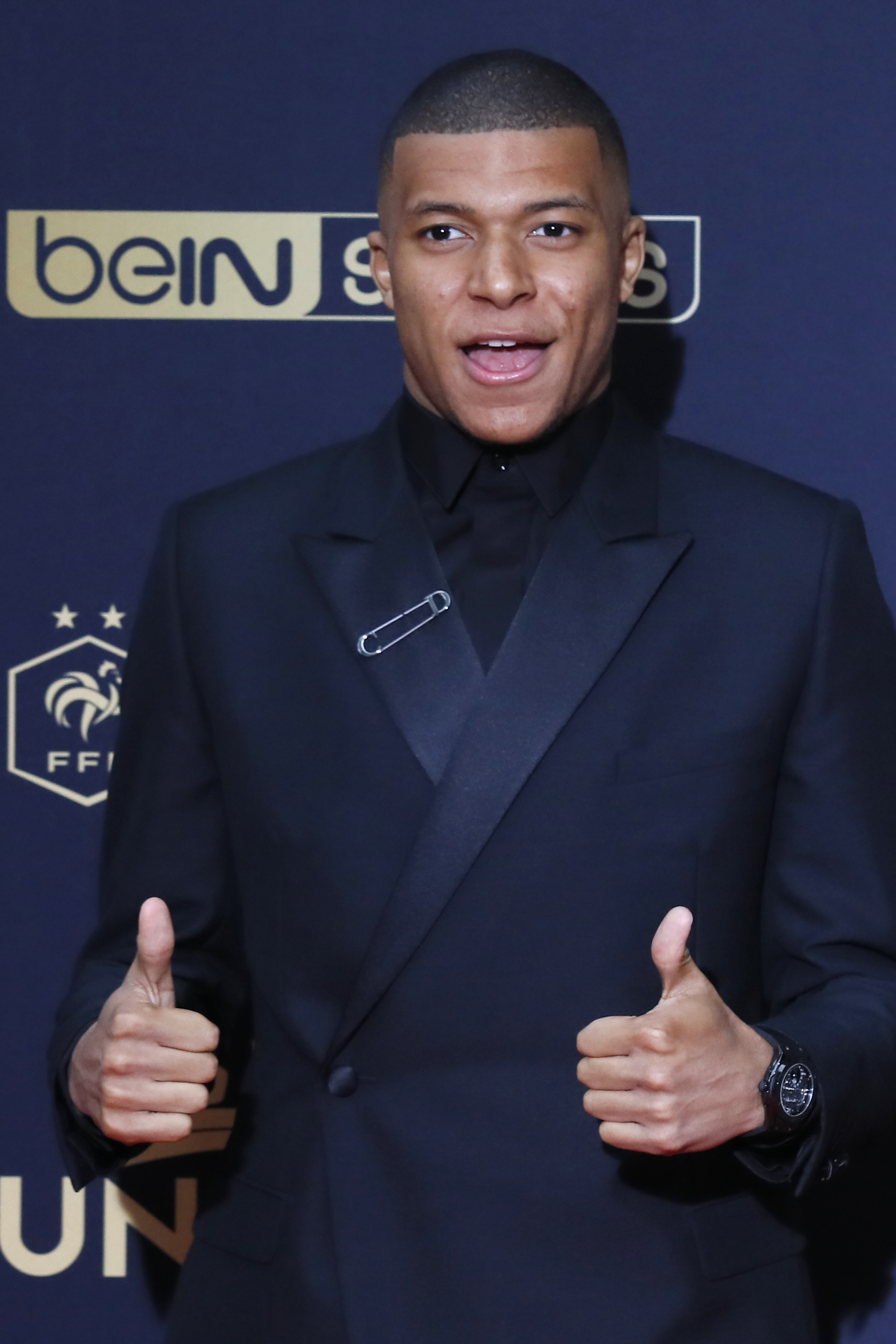 斯基拉：尤文将与塞内西经纪人会谈，俱乐部希望今夏完成免签